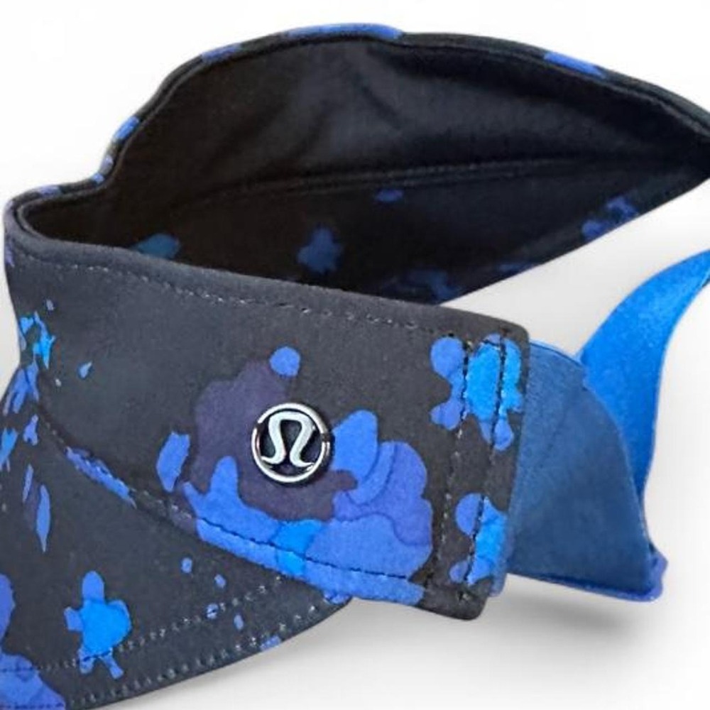 Lululemon Fast Paced Run Visor Blue Black Floral Camo Adjustable Sports Visor